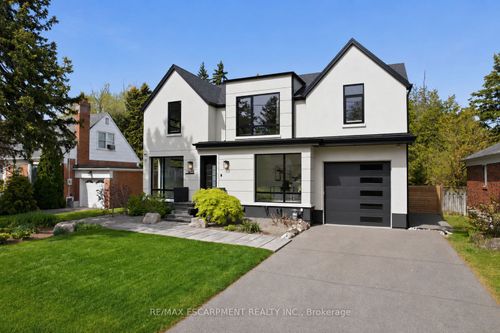 1435 Applewood Rd, Mississauga, ON, L5E2L9 | Card Image