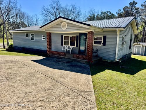 24 Evergreen Ln, Holly Springs, MS, 38635-9311 | Card Image