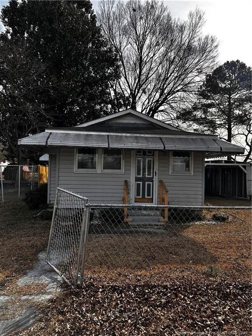 220 Winn St, Mount Olive, NC, 28365-1820 | Card Image