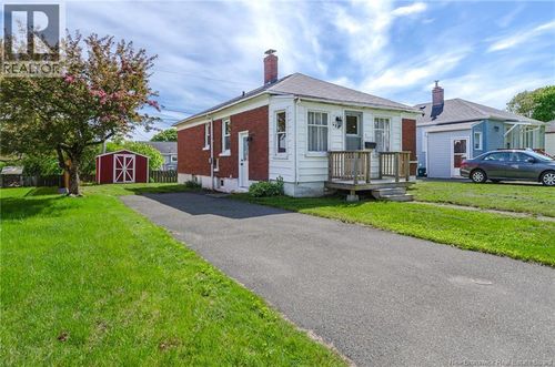 428 Argyle St, Saint John, NB, E2M3A7 | Card Image