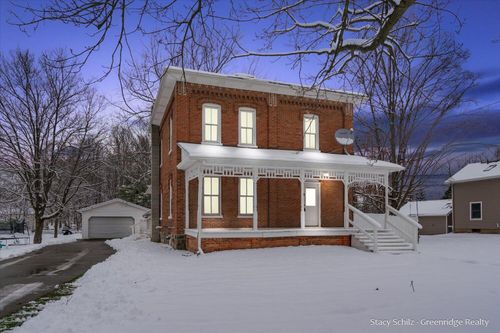 220 W Main St, Vermontville, MI, 49096-9412 | Card Image