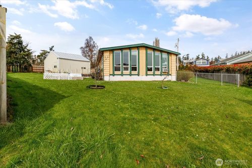 801 Walker Ave, Oak Harbor, WA, 98277-7640 | Card Image