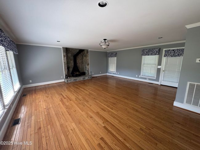 4040 N Nc 903 Hwy, House other with 4 bedrooms, 6 bathrooms and 3 parking in Albertson NC | Image 44