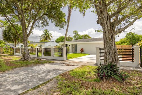 12245 Nw 2nd Ave, North Miami, FL, 33168-4528 | Card Image