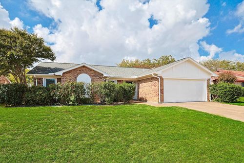 3433 Murphy Dr, Bedford, TX, 76021-2717 | Card Image