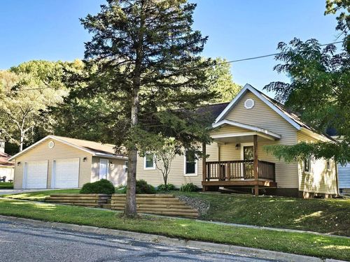 515 E South St, RICHLAND CENTER, WI, 53581-2726 | Card Image