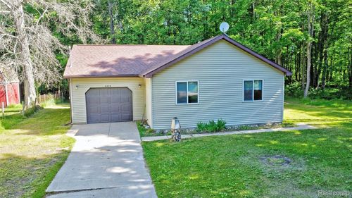 6250 Woodland Dr, Lake, MI, 48632-9254 | Card Image
