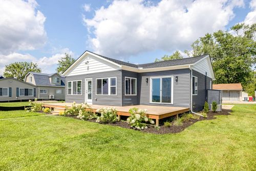 47050 Land St, Chesterfield, MI, 48047-5141 | Card Image