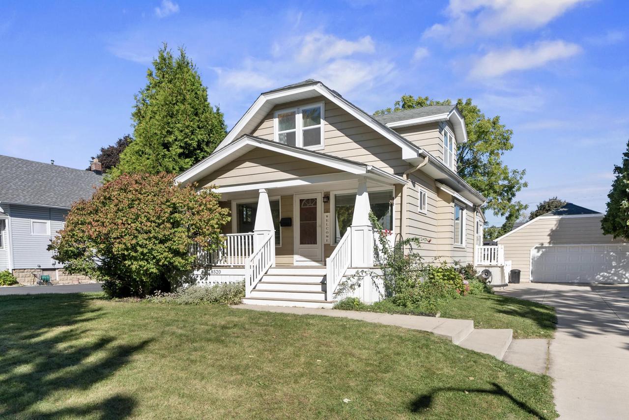 Arthur Ave, Milwaukee, WI 53227