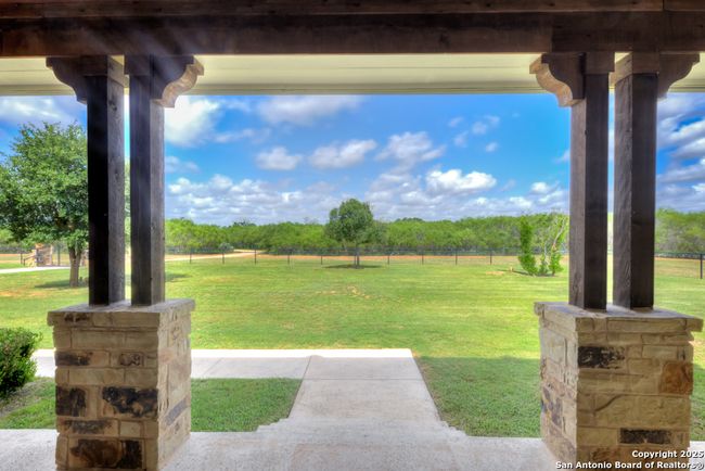 21151 Hickman Rd, House other with 3 bedrooms, 4 bathrooms and null parking in Von Ormy TX | Image 10