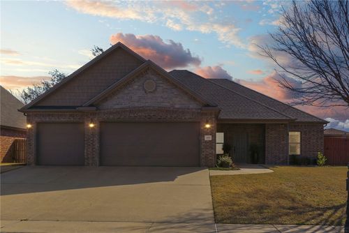 3819 N 3rd St, Rogers, AR, 72756-2574 | Card Image