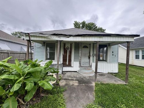 845 13th St, Port Arthur, TX, 77640-4247 | Card Image