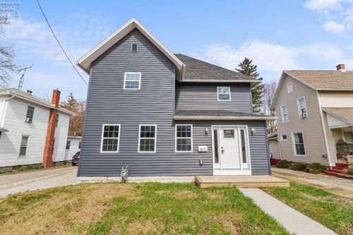 817 E Main St, Bellevue, OH, 44811-1552 | Card Image