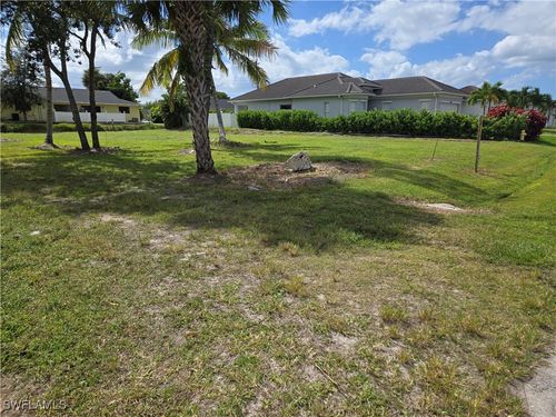 2700 Linda Dr, NAPLES, FL, 34112-6303 | Card Image