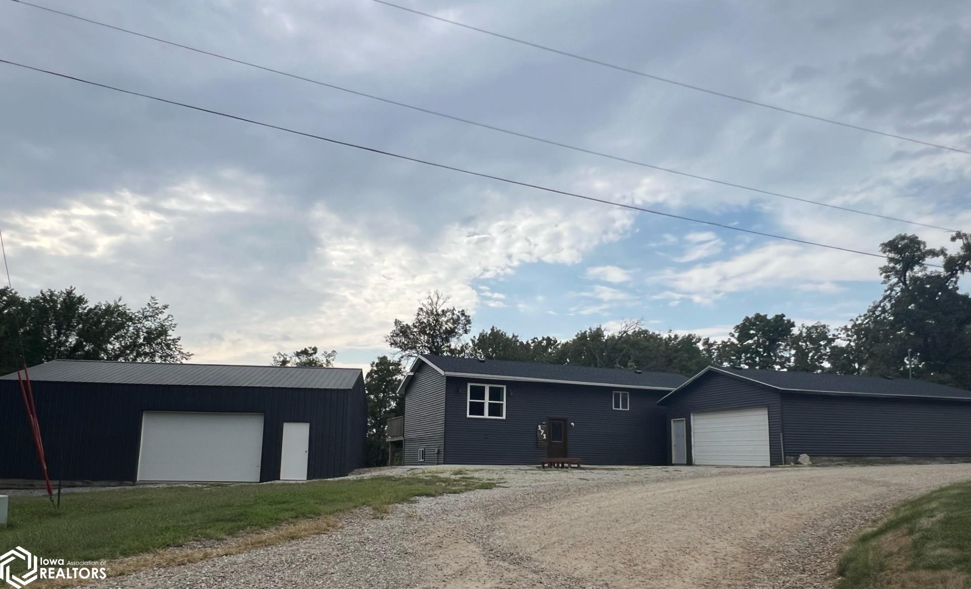 Valley Rd, Montezuma, IA 50171