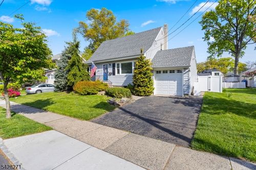 240 Beech Ave, Garwood, NJ, 07027-1402 | Card Image
