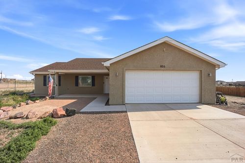 935 E Kirkwood Dr, Pueblo West, CO, 81007-3952 | Card Image