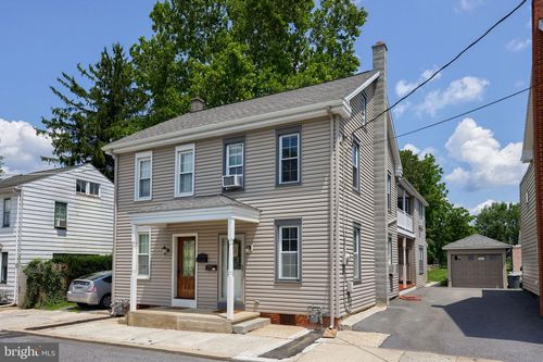 137 N Charlotte St, MANHEIM, PA, 17545-1105 | Card Image