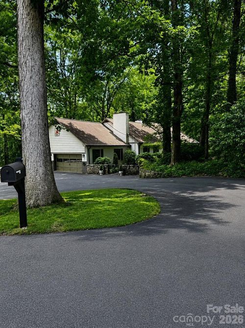 77 Oakwood Ln, Sylva, NC, 28779 | Card Image