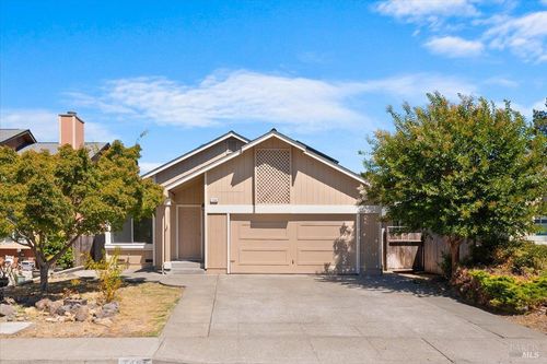 7486 Mercedes Way, Rohnert Park, CA, 94928-3630 | Card Image