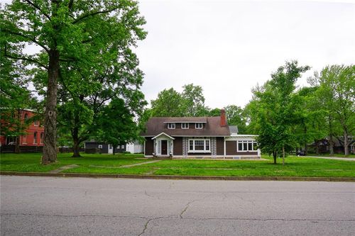 301 S Meramec St, Saint James, MO, 65559-1430 | Card Image