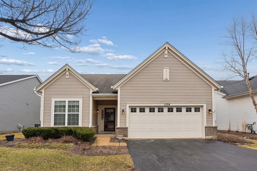 1104 Heathrow Ln, Aurora, IL, 60502-6812 | Card Image