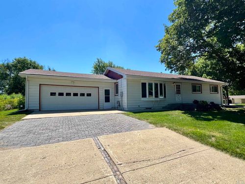 210 S Walnut St., Elk Point, SD, 57025 | Card Image