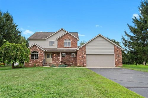 6961 Goldwin Dr, Brighton, MI, 48116-8293 | Card Image