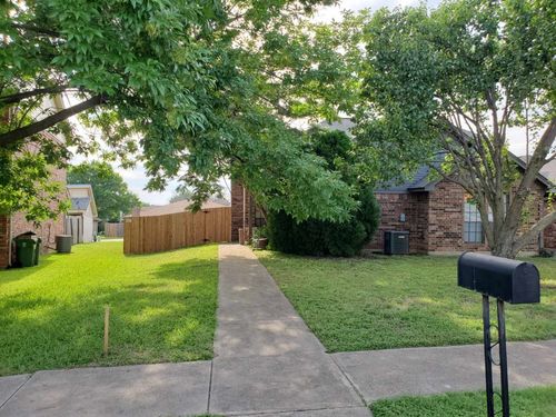 2813 Shady Grove Dr, Bedford, TX, 76021-4203 | Card Image