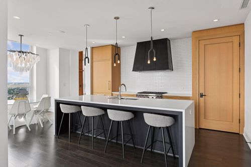 unit-23d-1111 W River Pkwy, Minneapolis, MN, 55415-7536 | Card Image