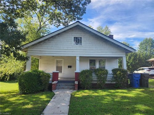 221 W Oakdale St, Mount Airy, NC, 27030-2915 | Card Image