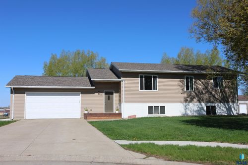400 Sunrise Cir Circle, Garretson, SD, 57030 | Card Image