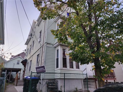 132 Putnam St, Providence, RI, 02909-2527 | Card Image