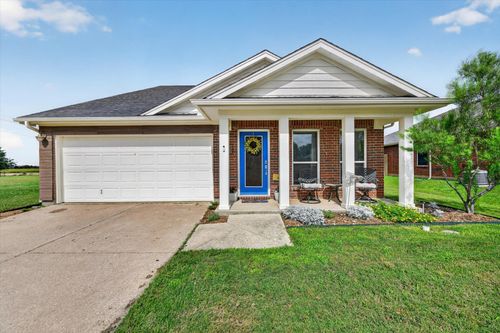 1505 First St, Sanger, TX, 76266-6616 | Card Image