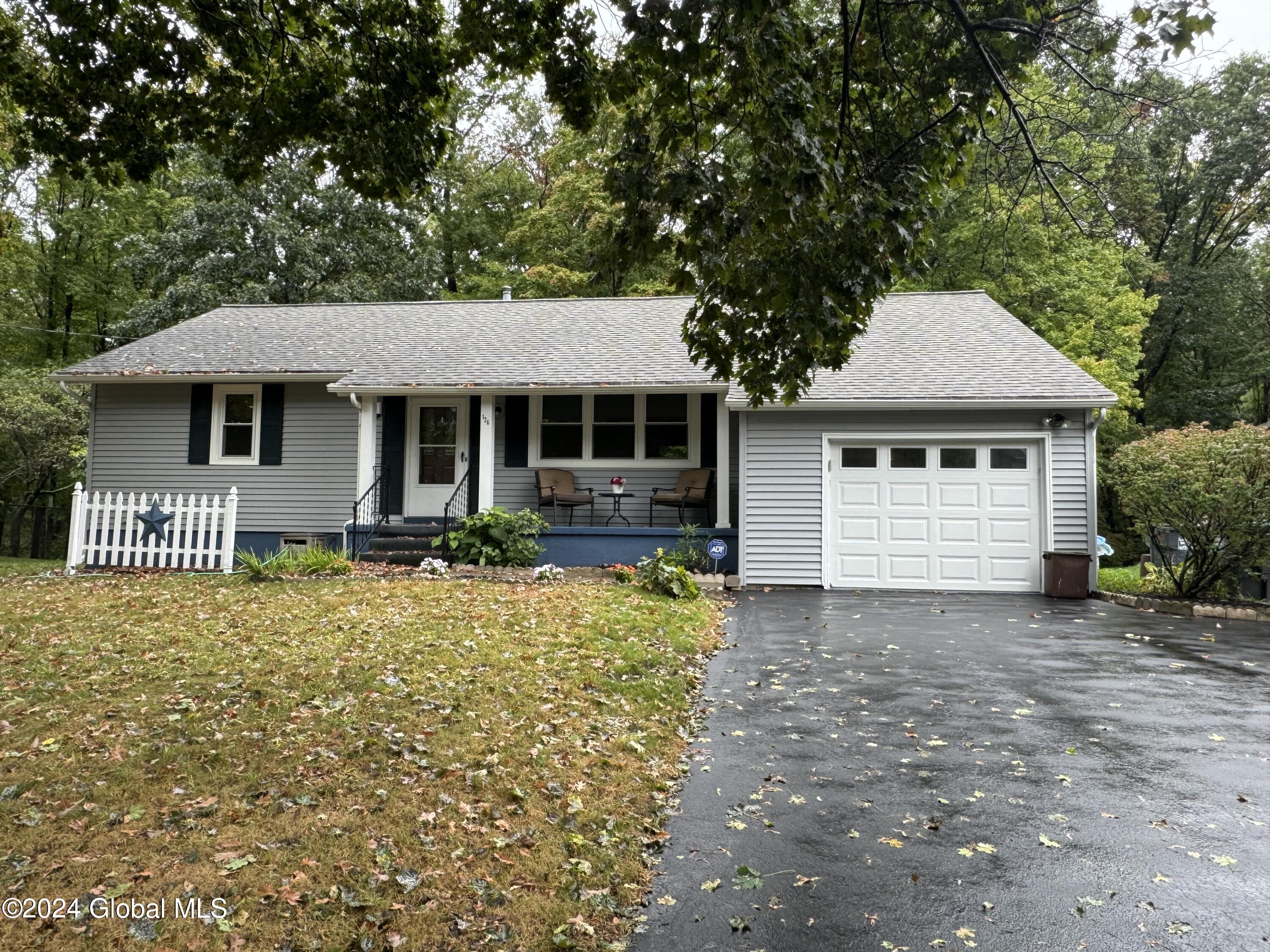Hathorn Blvd, Saratoga Springs, NY 12866