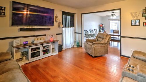129 Bagsby Hill Ln, Dover, TN, 37058-6248 | Card Image