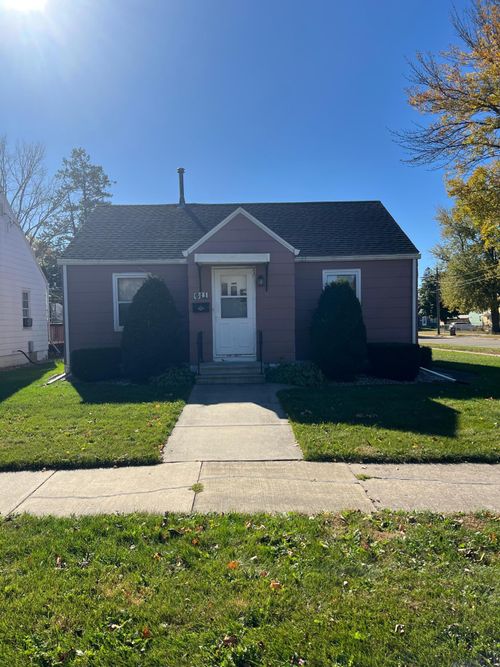 611 13th Ave Sw, Austin, MN, 55912-2725 | Card Image