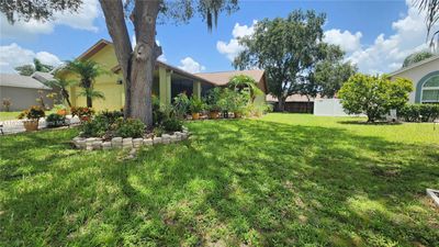 11508 Smokethorn Dr, House other with 3 bedrooms, 2 bathrooms and null parking in Riverview FL | Image 3