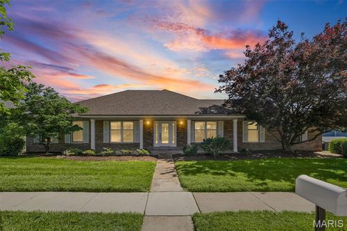 602 Sunbridge Dr, Chesterfield, MO, 63017-2617 | Card Image