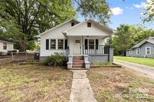 323 E 20th St, Kannapolis, NC, 28083-2645 | Card Image