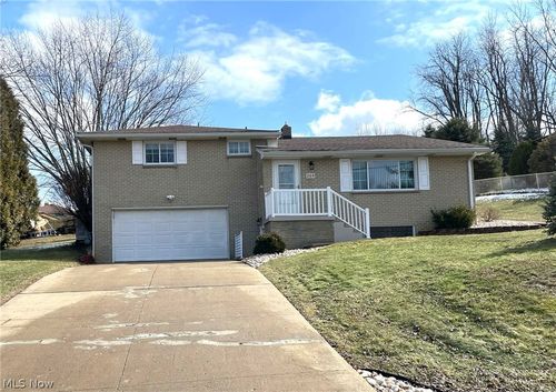 204 May Ln, Wintersville, OH, 43953-4067 | Card Image