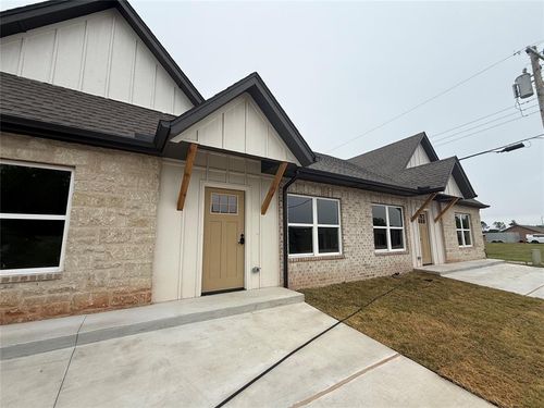 100 S Walnut Street, Edmond, OK, 73003 | Card Image