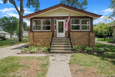 23466 Forest Street, Home with 3 bedrooms, 1 bathrooms and null parking in Oak Park MI | Image 1