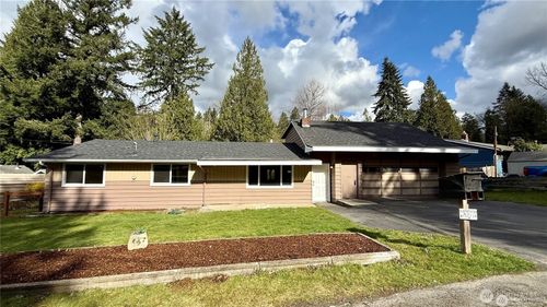 13676 197th Ave Se, Renton, WA, 98059-7832 | Card Image