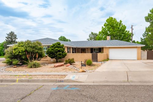 7601 Gladden Ave Ne, Albuquerque, NM, 87110-1505 | Card Image