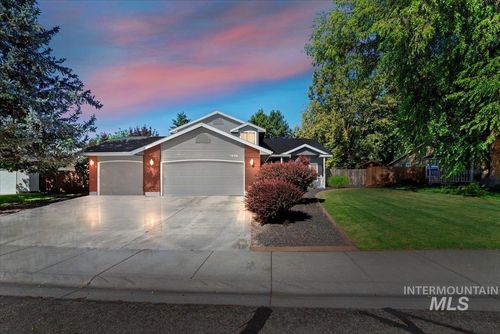 1559 N Ellington Way, Eagle, ID, 83616-4081 | Card Image