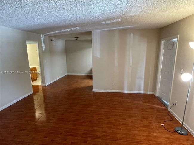 APT-206J - 6900 Sw 39 Th St, Condo with 2 bedrooms, 2 bathrooms and null parking in Davie FL | Image 5