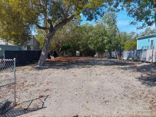 245 Cuba Rd, Tavernier, FL, 33070-2920 | Card Image