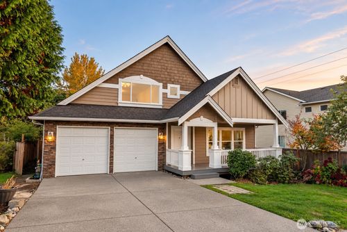 8012 35th St Ne, Marysville, WA, 98270-7071 | Card Image