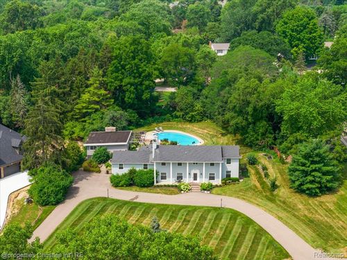 3060 Chickering Ln, Bloomfield Hills, MI, 48302-1408 | Card Image